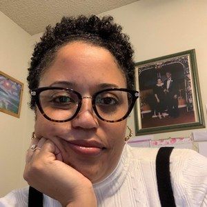 Meet your Posher, Stacy